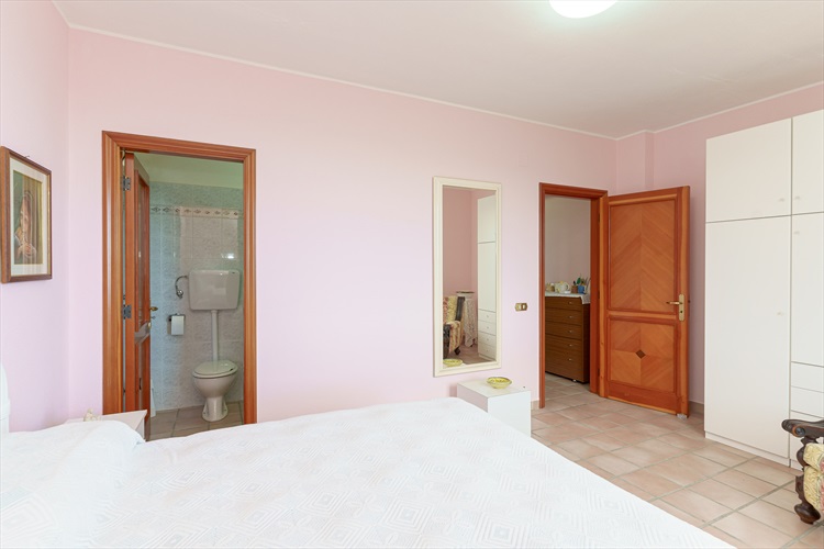 in vendita Spadafora Messina Casequattropareti